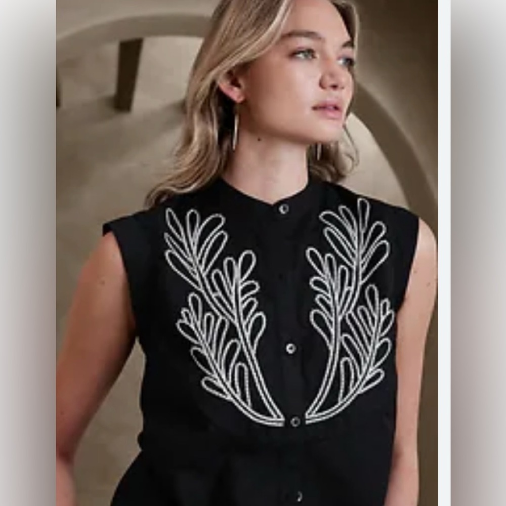 Banana Republic embroidered linen top